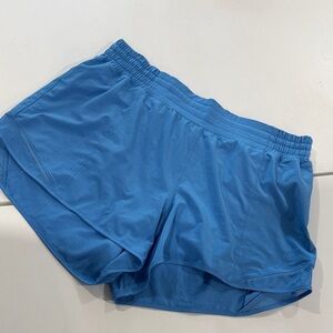 Lululemon
Hotty Hot 4" HR Short- size 12 Pool Party